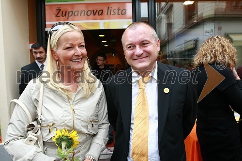 Karin, vedeževalka in Franc Kangler, župan Mestne občine Maribor