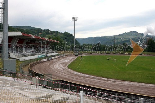 razmočeni Stadion Matije Gubca pred dirko za Zlati znak občine Krško