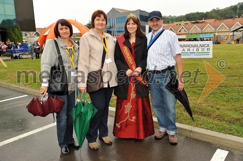 Žužana Ferletič in Gabi Feher, Turizem Lendava, Valentina Houbar, Prekmurska vinska kraljica in Dušan Zver, vodja prireditve Lendavska trgatev