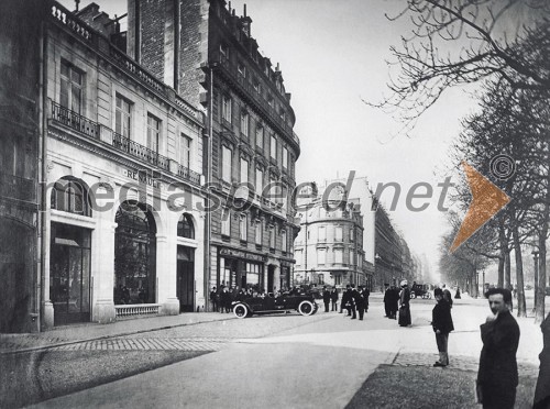 Renault na Champs-Elysees leta 1910