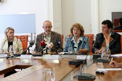 Manja Habjanič, namestnica varuhinje bolnikovih pravic, mag. Franci Prosnik, novi varuh bolnikovih pravic, Magda Žezlina, varuhinja bolnikovih pravic in Rok Peče, podžupan Mestne občine Maribor