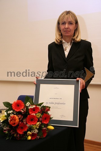Dr. Sonja Šostar
