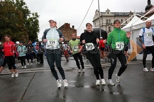 Valerija Mulec, maratonka (559), Christian Tosolini, maratonec (364), Sonja Neubauer, maratonka (589), Andreja Zrnic (111) 
