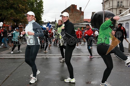 Valerija Mulec, maratonka (559), Sonja Neubauer, maratonka (589) in Andreja Zrnic (111)