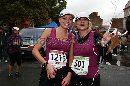 Tina Čačilo, maratonka (1215) in Vera Kumperščak, maratonka (501)