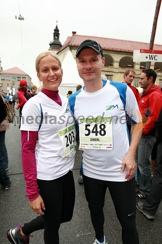 Kolšek Anja, maratonka (203) in Simerl Gregor, maratonec (548)