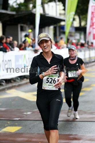 Renata Jurečič, maratonka (526) in Vida Nastran, maratonka (198)