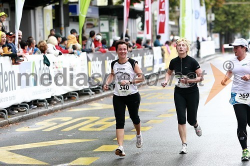 Carmen Omišak, maratonka (540) in Karmen Kvas Kupčič, maratonka (228) ter maratonka (569) 
