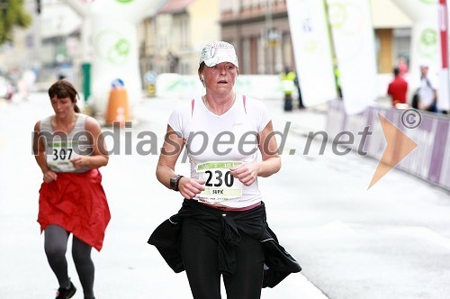 Anica Lesičnik, maratonka (307) in Alenka Supić, maratonka (230)
