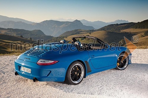 Četrta izdaja legendarnega športnika: novi Porsche 911 Speedster