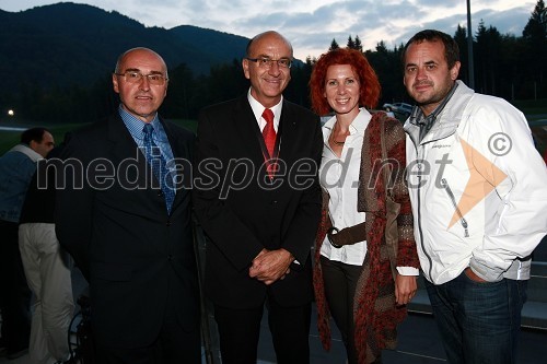 Andrej Hajdinjak, direktor Porsche Maribor, Heinz Slesak, generalni direktor Porsche Slovenija d.o.o. in Peter Podlunšek, akrobatski pilot ter njegova spremljevalka Tadeja Hanžekovič