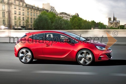 Opel GTC Paris