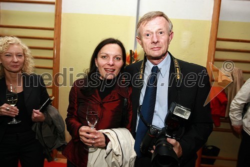 Nataša Zmazek, ravnateljica Osnovne šole Radenci in Dani Mauko, fotograf