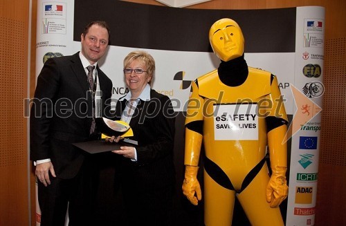 Opel prejel nagrado za inovativni sistem Opel Eye