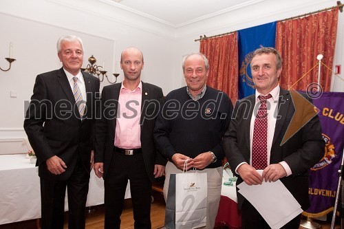 Zvone Špec, predsednik lions kluba Bled, Tomaž Kastelic, nekdanji predsednik lions kluba Bled golf, Ernst Sztrberny in Gerry Jekl