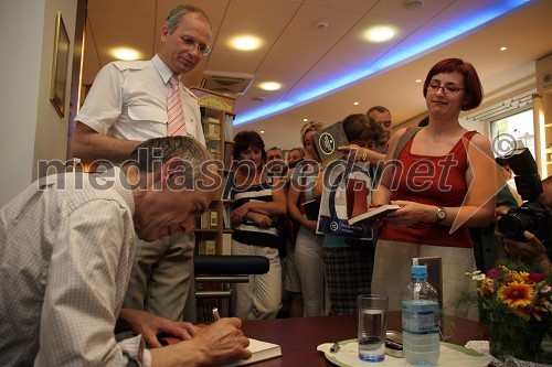 Dr. Janez Drnovšek, predsednik Republike Slovenije, Boris Sovič, mariborski župan v letih 1998-2006 in obiskovalci dogodka