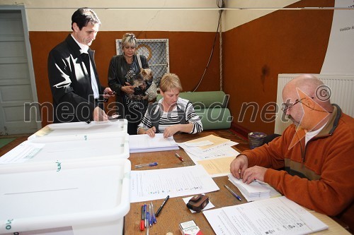 Stojan Auer, kandidat za župana Mestne občine Maribor in soproga Karmen