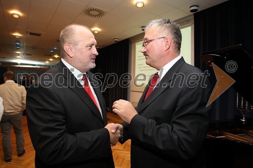 Dr. Milan Medved, direktor Premogovnika Velenje ter mag. Vilijem Pozeb, direktor Dravskih elektrarn Maribor (DEM) in generalni direktor Holdinga Slovenske elektrarne (HSE)