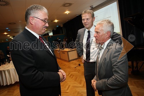 Mag. Vilijem Pozeb, direktor Dravskih elektrarn Maribor (DEM) in generalni direktor Holdinga Slovenske elektrarne (HSE), Ferdinand Valenčak, Stelkom ter Janko Janežič, Stelkom