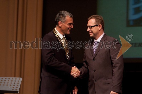 Črtomir Remec, predsednik Rotary cluba 2010 in Marko Filli, generalni direktor RTV Slovenija