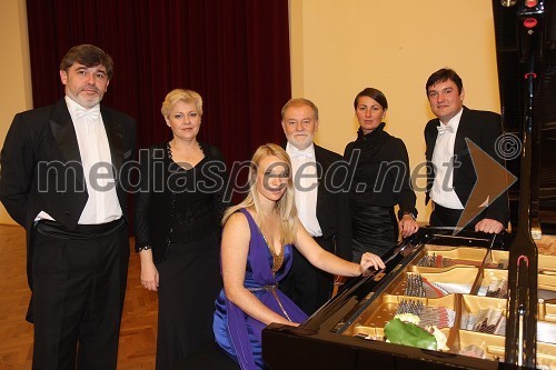 Ana Šinkovec, pianistka in ansambel Multicamerata