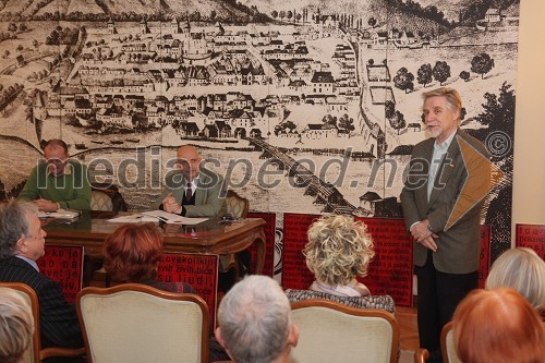 Sreten Ugričić, filozof, književnik in direktor Narodne biblioteke Srbije, Marjan Pungartnik, predsednik društva Mariborska literarna družba in Franci Pivec, predsednik ZKD Maribor