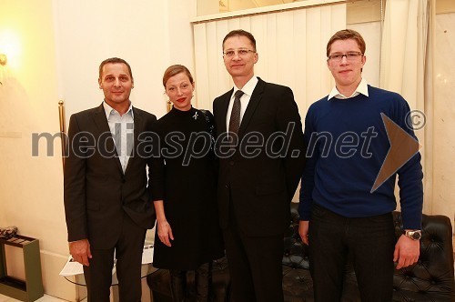 Danilo Rošker, direktor SNG Maribor, Nataša Matjašec Rošker, igralka, Igor Lukšič, minister za šolstvo in šport in njegov sin