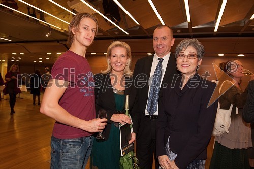 Lucas Jerkander, baletni plesalec, mama Anna Lena, oče Bjorn in Elaine Kudo, koreografinja