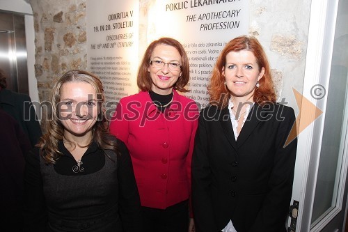 Dr. Valentina Bevc Varl, Pokrajinski muzej Maribor, Mirjana Koren, direktorica Pokrajinskega muzeja Maribor in Milica Simonič Steiner, direktorica Mestne uprave Maribor