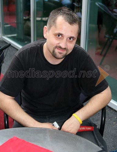 Dejan Vedlin, moderator Radia City in član ekipe Reporter Milan