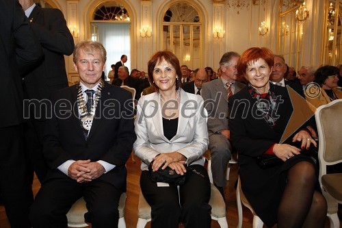 Dr. Davorin Kračun, predsednik Rotary kluba Maribor z ženo Andrejo Kračun, predsednica dobrodelnega združenja Koraki za korakce in ...	 
