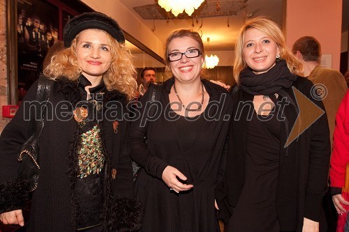 Tanja Dimitrievska, igralka, Ivana Djilas, direktorica Prešernovega gledališča Kranj in Tatjana Doma, dramaturginja