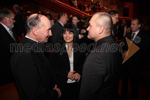 Dr. Franc Kramberger, mariborski nadškof, Tanja Kangler in Franc Kangler, župan Mestne občine Maribor