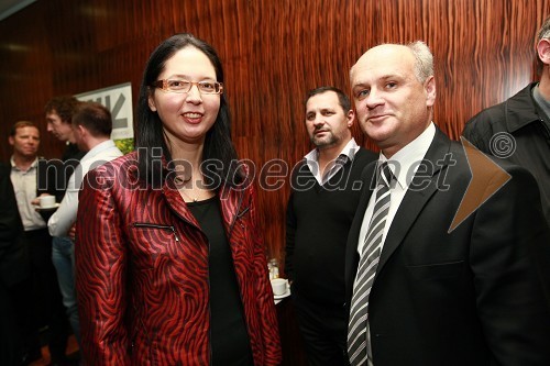 Mag. Barbara Škraba Flis, generalna sekretarka Inženirske zbornice Slovenije (IZS) in Marjan Pipenbaher, direktor podjetja Ponting d.o.o.