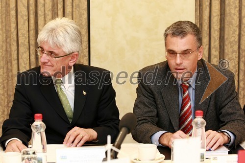 Dr. Roko Žarnič, minister za okolje in prostor in Črtomir Remec, predsednik Inženirske zbornice Slovenije (IZS)