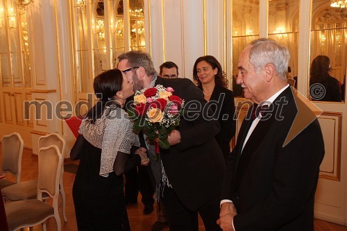 Alenka Ribič Laufer, balerina, Jaki Jurgec, operni pevec in režiser opere La bella Opera ter Rudi Moge, nekdanji poslanec DZ in predsednik sveta SNG Maribor