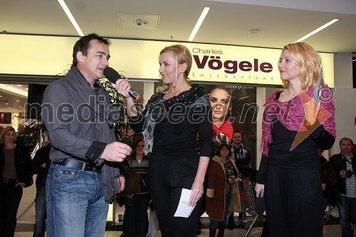 Janez Korpič, center manager Velejaparka, Darja Hlade, marketing Vulcano Models in povezovalka dogodka ter Dina Ćurić, eventmanager agencije CTRL v Velejaparku