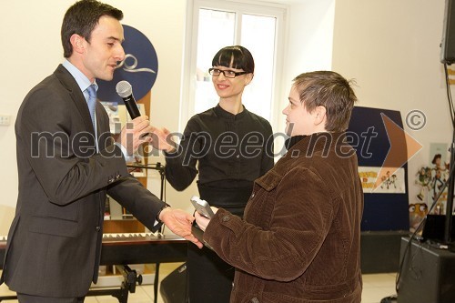 Alberic Chopelin, generalni direktor Peugeot Slovenija d.o.o. in Anita Rak, nagrajenka