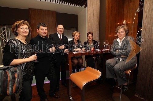 Tatjana Sabo, Tone Potočnik, Vlado Podhostnik, Milena Šenveter, Sonja Hajster in Marija Podhostnik