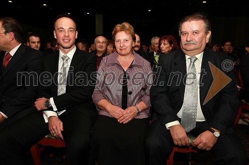 Tomaž Polak, ravnatelj Glasbene šole Gornja Radgona, Marija Rihtarič in Janez Rihtarič, župan občine Radenci