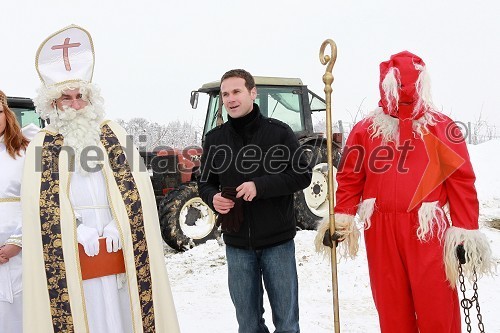 Miklavž, Borut Cvetkovič, direktor podjetja Radgonske gorice in Mirko Sirk, parkelj