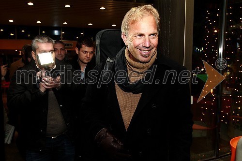 Kevin Costner pristal v Sloveniji