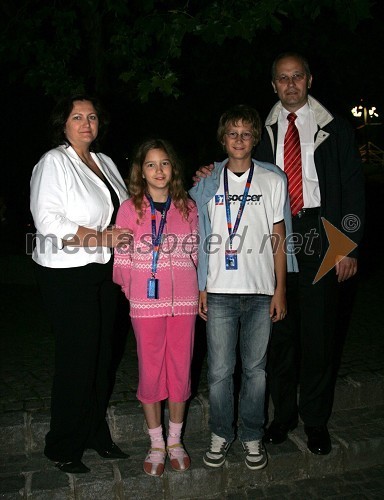 Boris Sovič, mariborski župan v letih 1998-2006 z družino