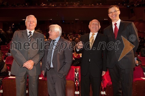 Tone Vogrinec, legenda slovenskega alpskega smučanja in nekdanji dolgoletni direktor alpskih smučarskih reprezentanc, Milan Kučan nekdanji predsednik republike Slovenije, Janez Kocijančič, predsednik olimpijskega komiteja in Igor Lukšič, minister za šolstvo in šport