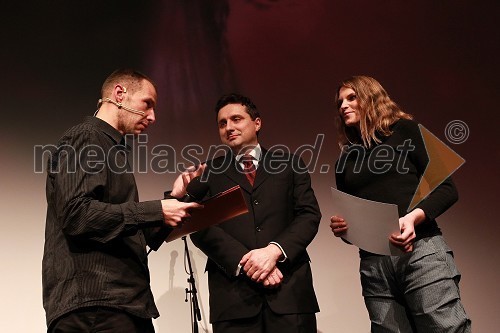 Andrej Karoli, povezovalec dogodka, Erik Brecelj, kirurg in Petra Matos, ekologinja in Ime leta 2010