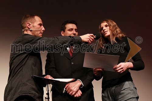 Andrej Karoli, povezovalec dogodka, Erik Brecelj, kirurg in Petra Matos, ekologinja in Ime leta 2010