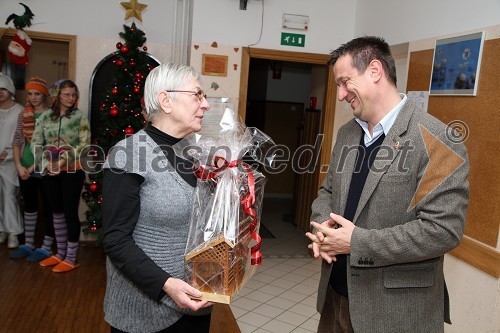 Jožica Horvat, predstavnica Zveze prijateljev mladine Slovenija in Anton Horvatič, direktor Diners Cluba Slovenije