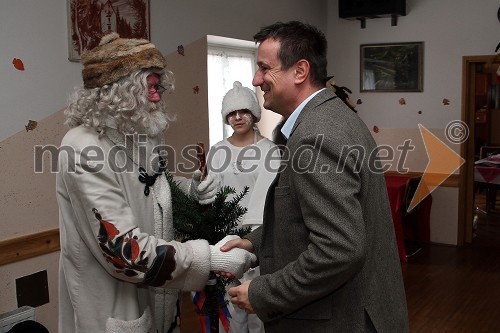 Dedek Mraz in Anton Horvatič, direktor Diners Cluba Slovenije