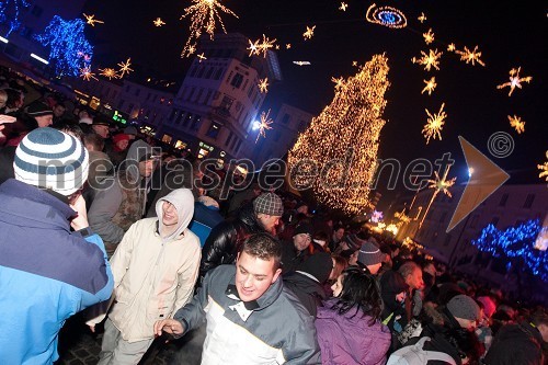 Obiskovalci Silvestrovanja na prostem v Ljubljani