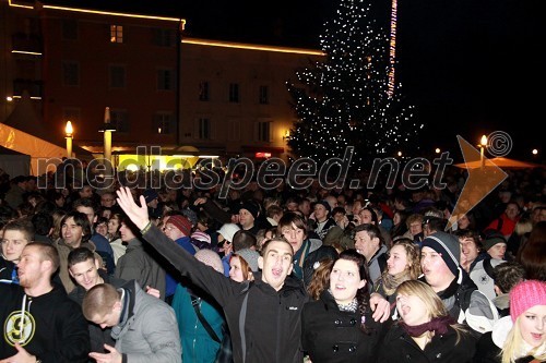 Obiskovalci Silvestrovanja na prostem v Piranu